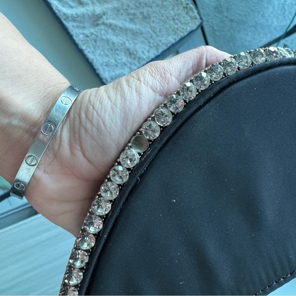 Heart-Shaped Black Clutch with Rhinestone Handle - Picture 8 of 8